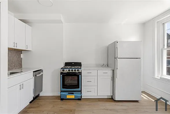 3 bed, $1,595 — Photo 3