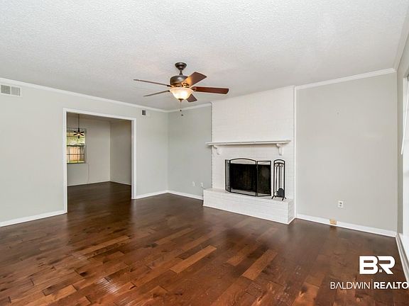 3rd image of 6208 Palos Ct