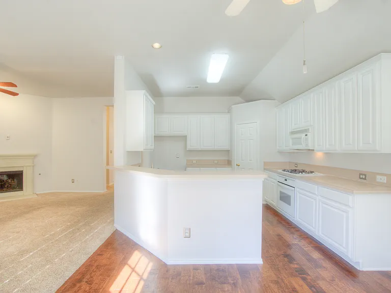 4909 Clove Ct — Photo 17