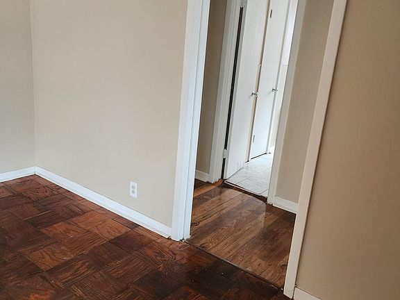 4th image of 3310 Robinhood Ln