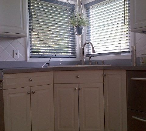 Corner Sink in Kitchen