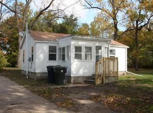 1009 Calhoun St, Waterloo, IA 50707