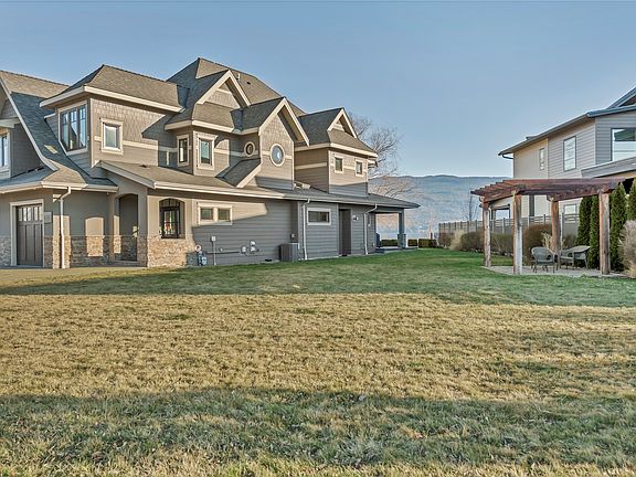 2nd image of 2820 Landry Cres