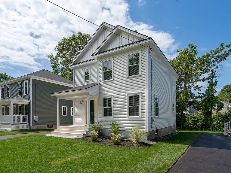 17 Bennett St — Photo 1