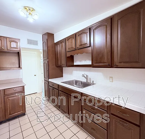 3002 N Palo Verde Ave — Photo 3