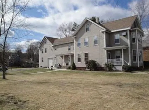 2 bed, 1.5 bath, 1500 sqft, $2,500 — Photo 1