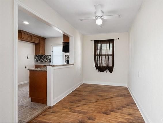 4th image of 5872 Gaviota Ave