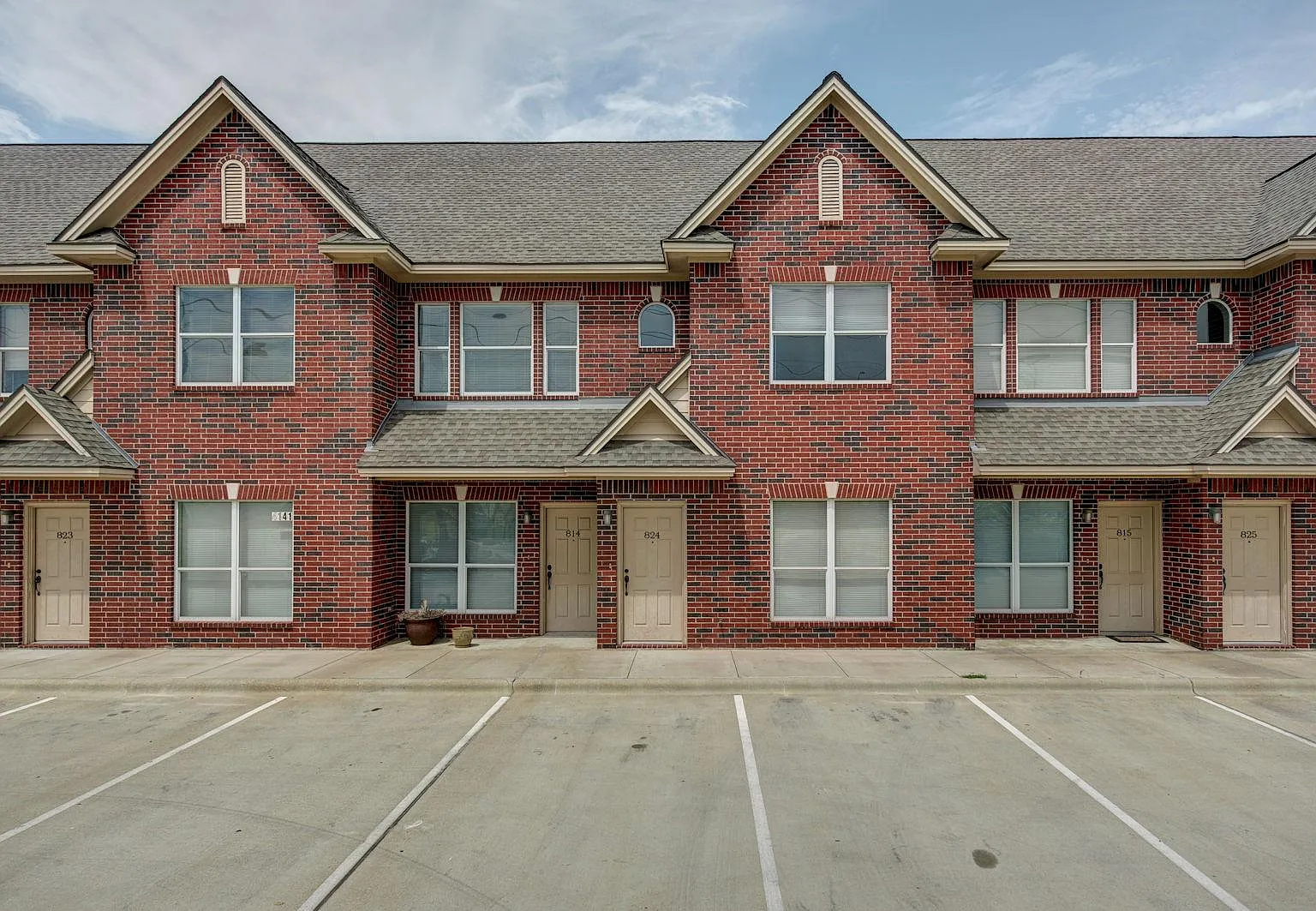2 bed, 1100 sqft, $1,299 — Photo 3