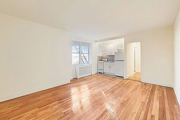 1st image of 2050 21st Dr APT 4A