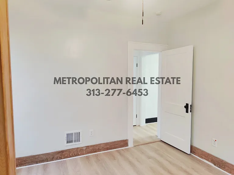 22340 Park St — Photo 14
