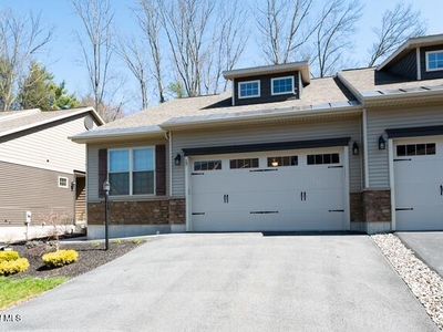 17 Canterbury Lane, Delmar, NY, 12054