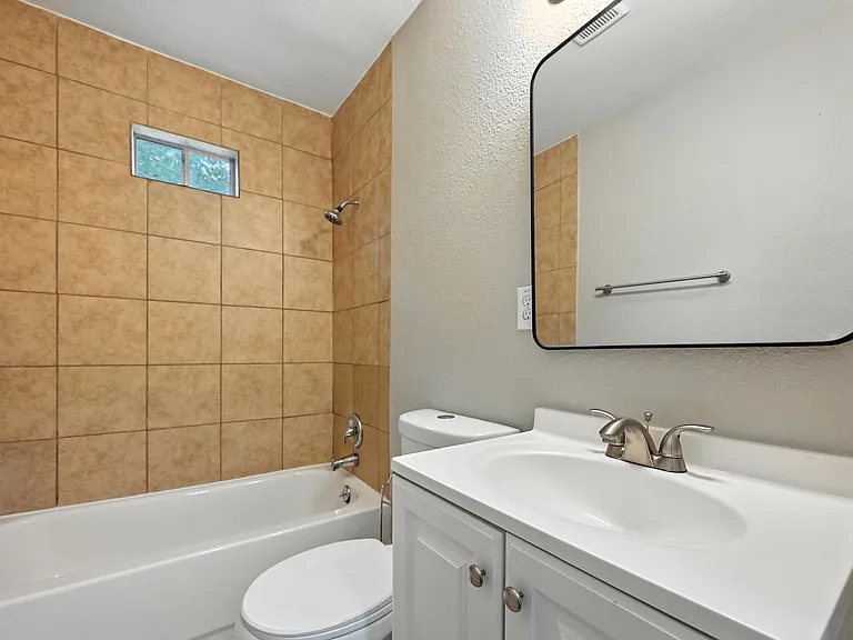 6520 Lovett Ave — Photo 14
