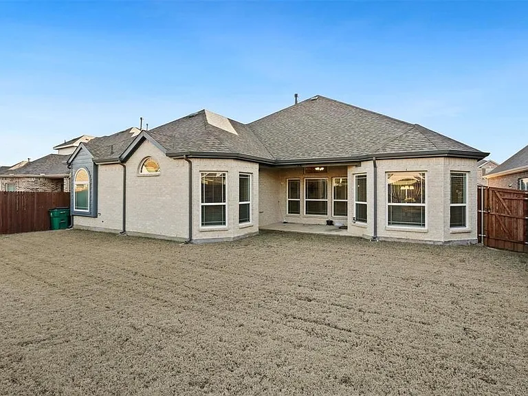 1313 Baynes Dr — Photo 24