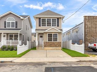 1333 Telegram Ave, Elmont, NY 11003