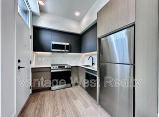 2963 Richter St #102, Kelowna, BC V1Y 0N1