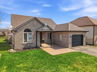 858 Canada Dr, Fort Erie, ON L2A 6E9