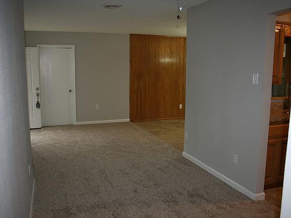 5th image of 3121 Sanders Dr