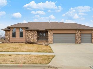 509 S Horizon Cir, Sioux Falls, SD 57106
