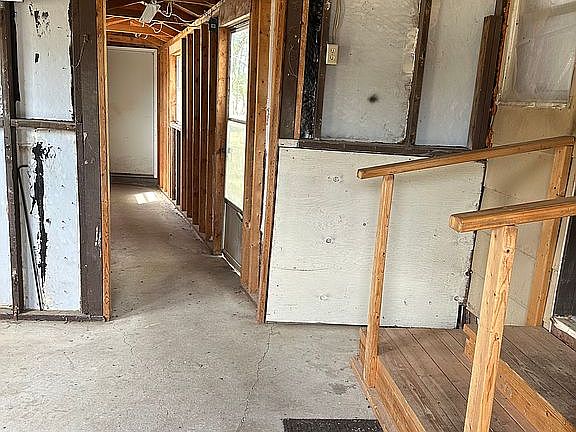 Back Breezeway to garage 