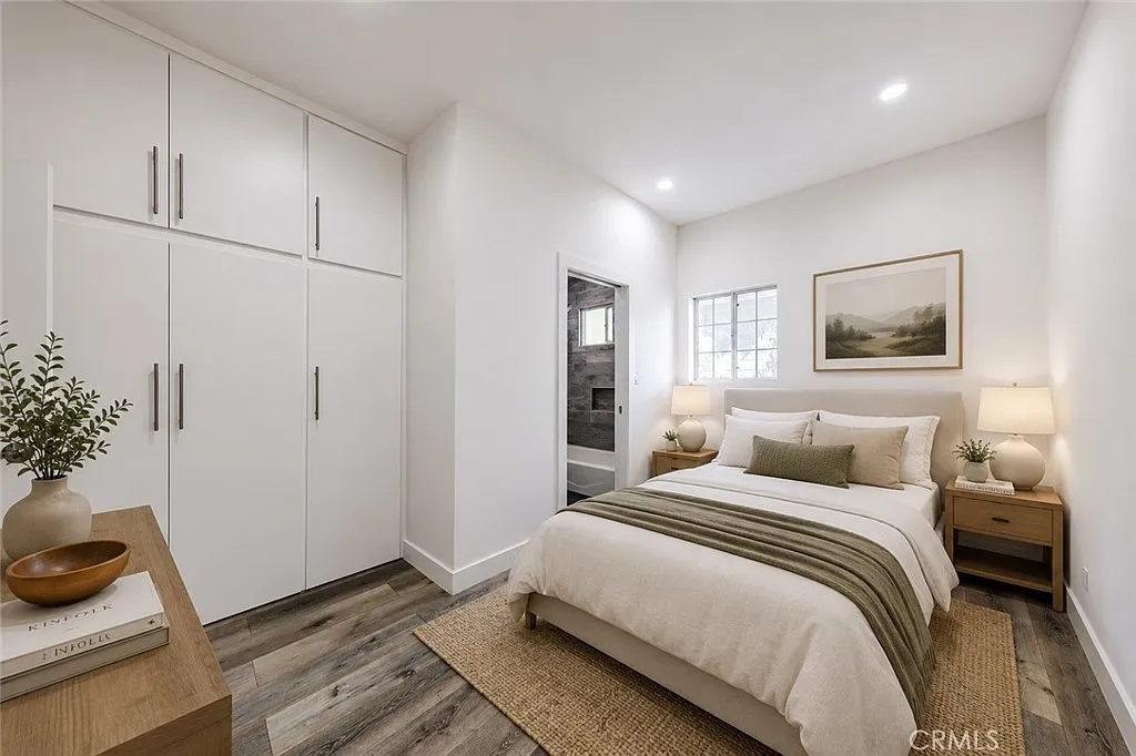 2 bed, 1.5 bath, 800 sqft, $2,895 — Photo 2
