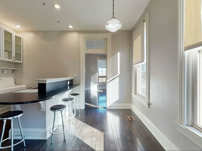 1115 Pike St #2 — Photo 8