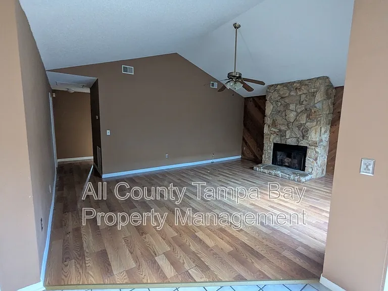 10914 Landon Ln — Photo 5