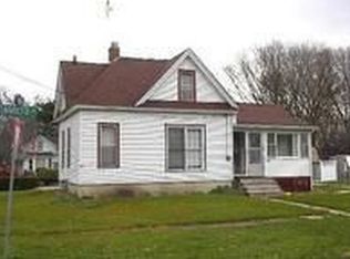 100 E Lafayette St, Somonauk, IL 60552