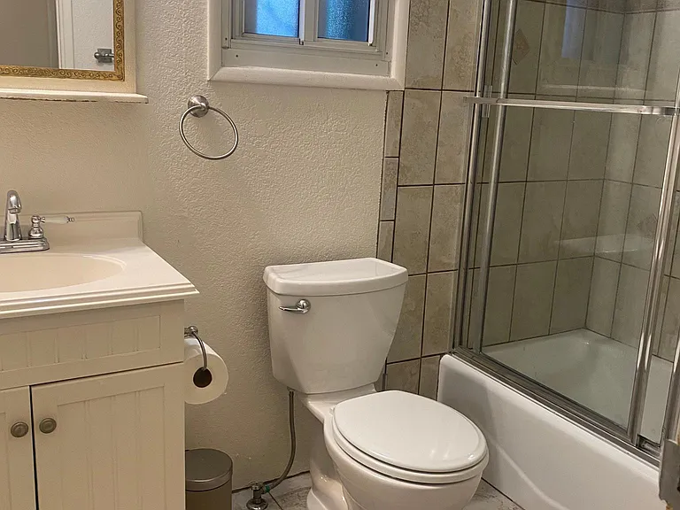 715 Huntley Dr — Photo 6