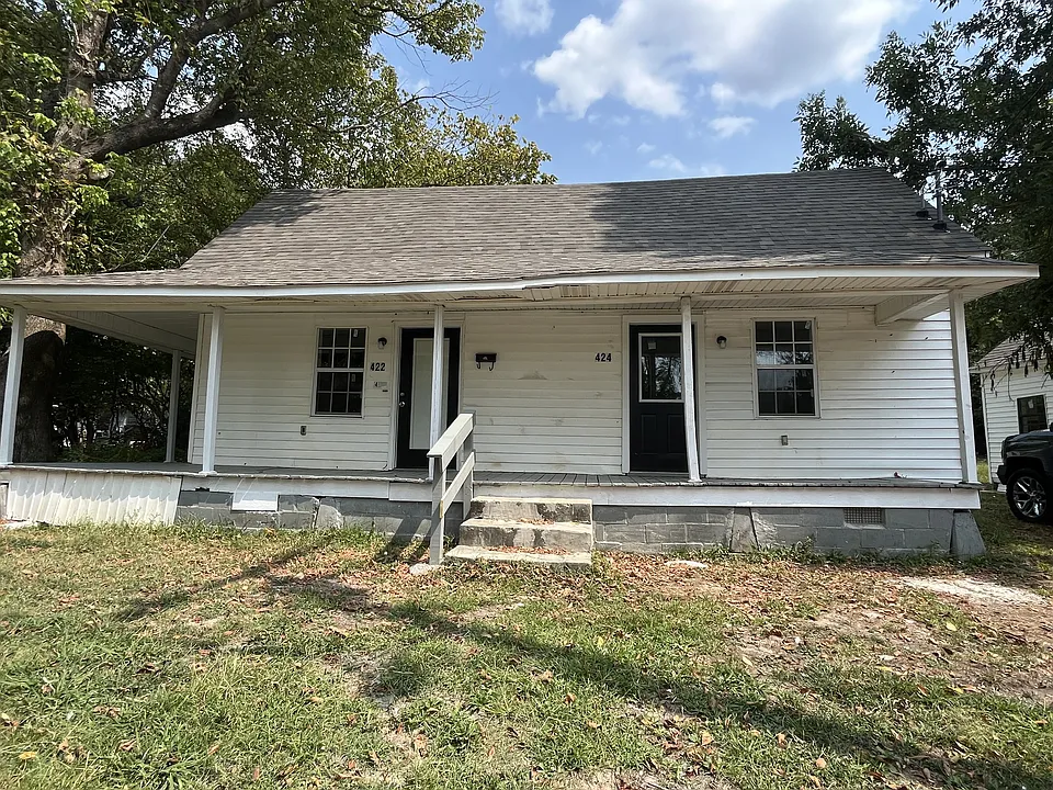 424 Dyer Ave #1