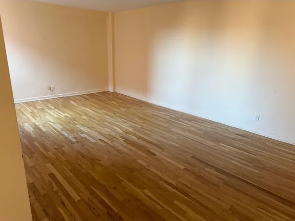 2546 East 13th Street image 9 of 24