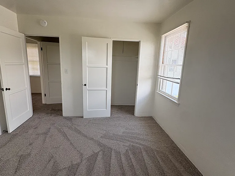 501 E Carrillo St #503 — Photo 8