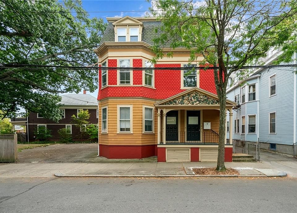 1st image of 10 Wood St #3