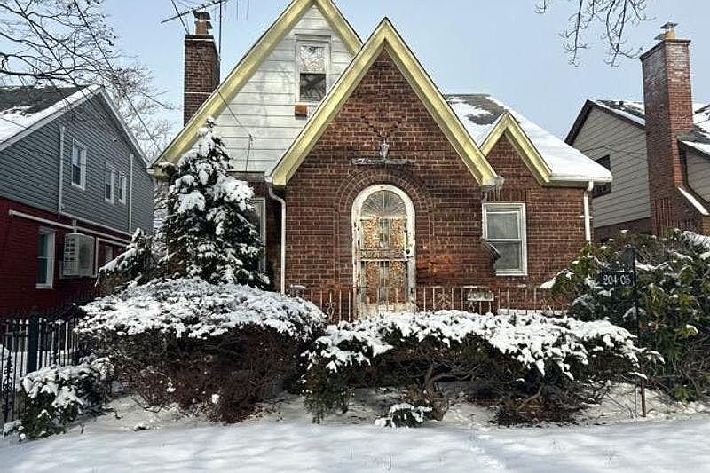 1st image of 204-05 115th Ave