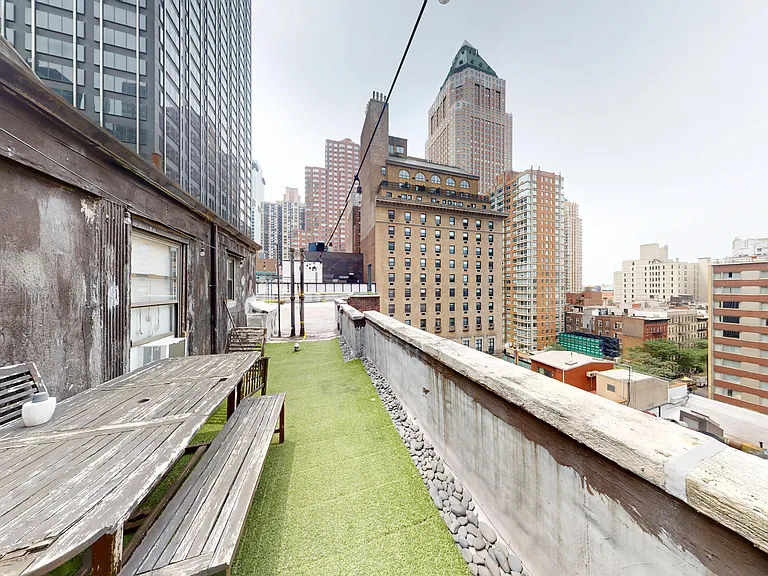245 W 51st St #1001 — Photo 2
