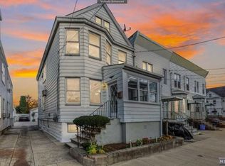 208 7th St, Harrison, NJ 07029