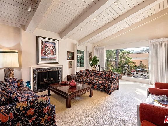 3rd image of 213 S Rodeo Dr