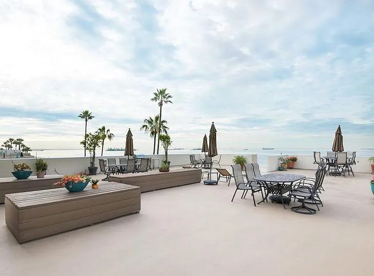 1174 E Ocean Blvd — Photo 3