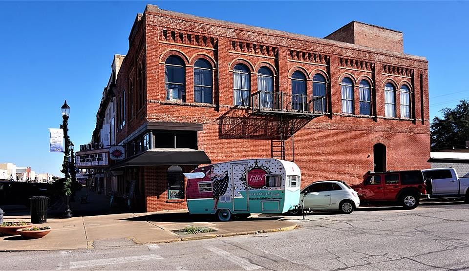 1st image of 428 W Main St APT 201
