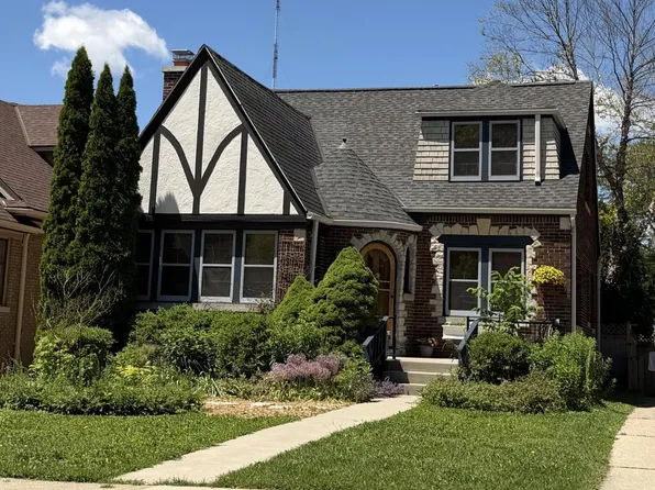 4243 N Larkin STREET, Shorewood, WI 53211