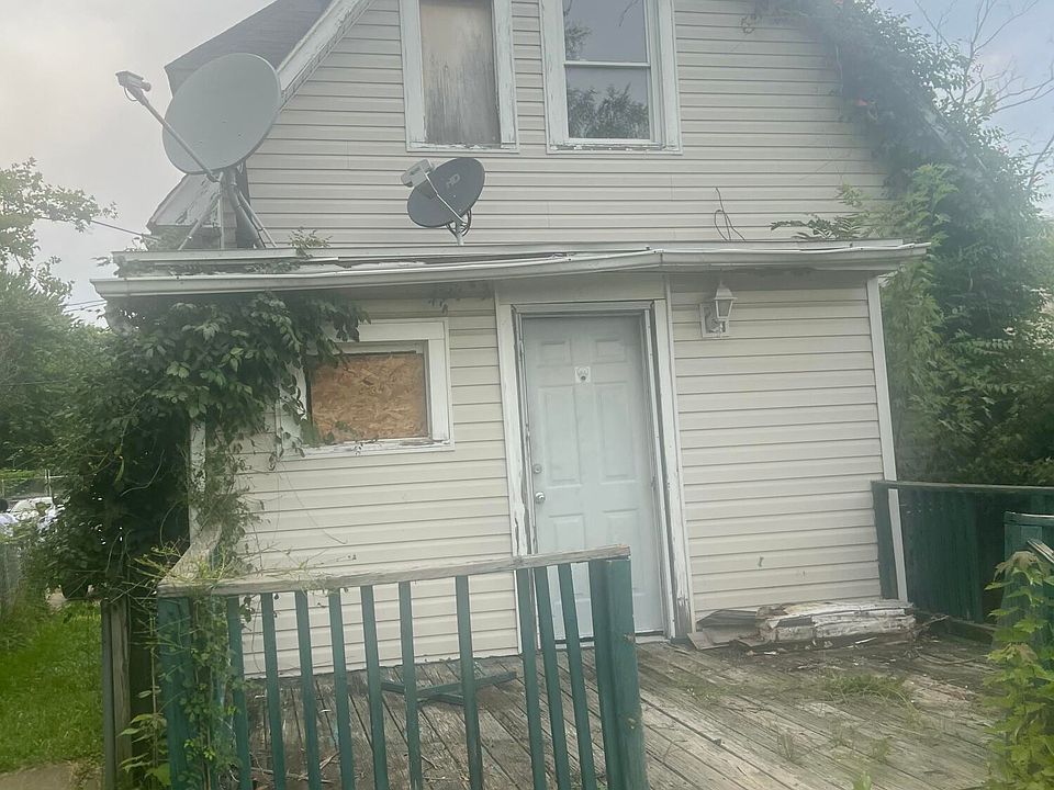 1st image of 1715 Oakwood Ave