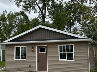 1105 Holbrook Ave, Waterford, MI 48328