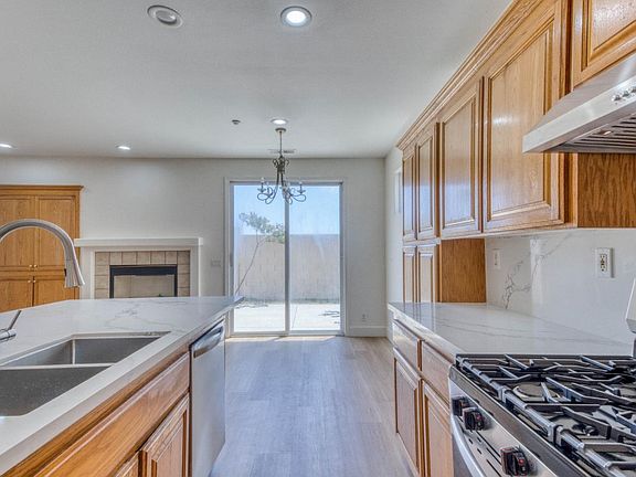 5th image of 470 Cascade Way
