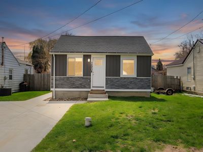 3220 Alpena St, Burton, MI, 48529