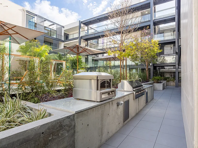 Respara Brentwood — Photo 29