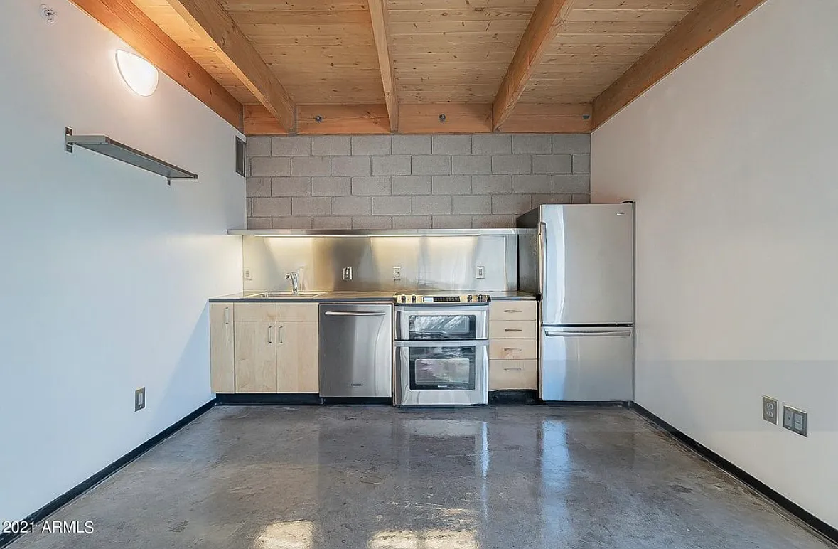Building Photo - 537 E Willetta St #6