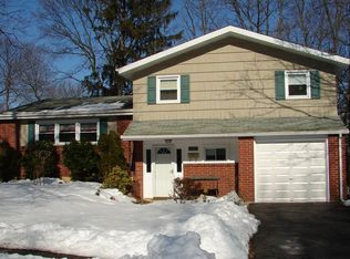 2205 Coventry Dr, Wilmington, DE 19810