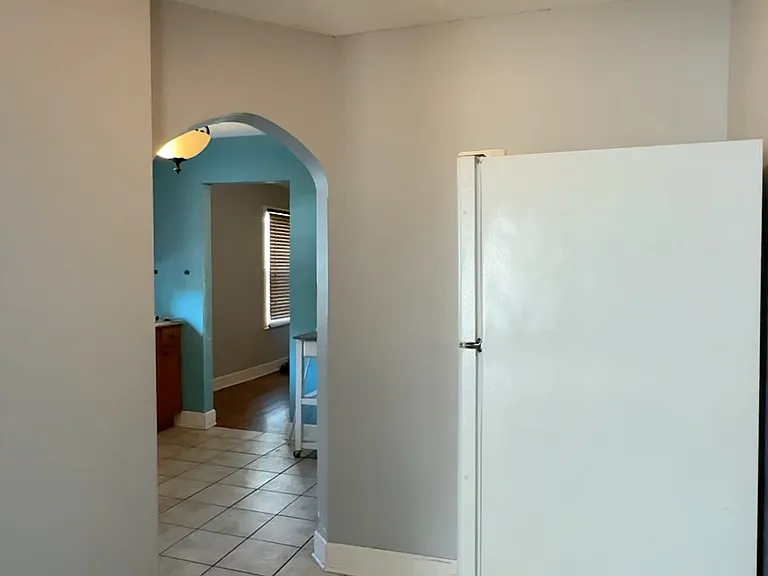 1348 S Florence Ave — Photo 25