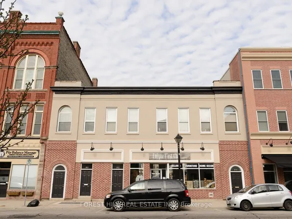 18 Water St N #1, Cambridge, ON N1R 3B1