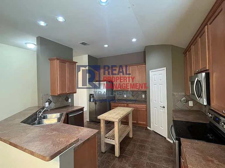 3929 Eaglerun Dr — Photo 7