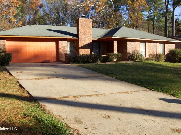 5330 Brookhollow Dr, Jackson, MS 39212